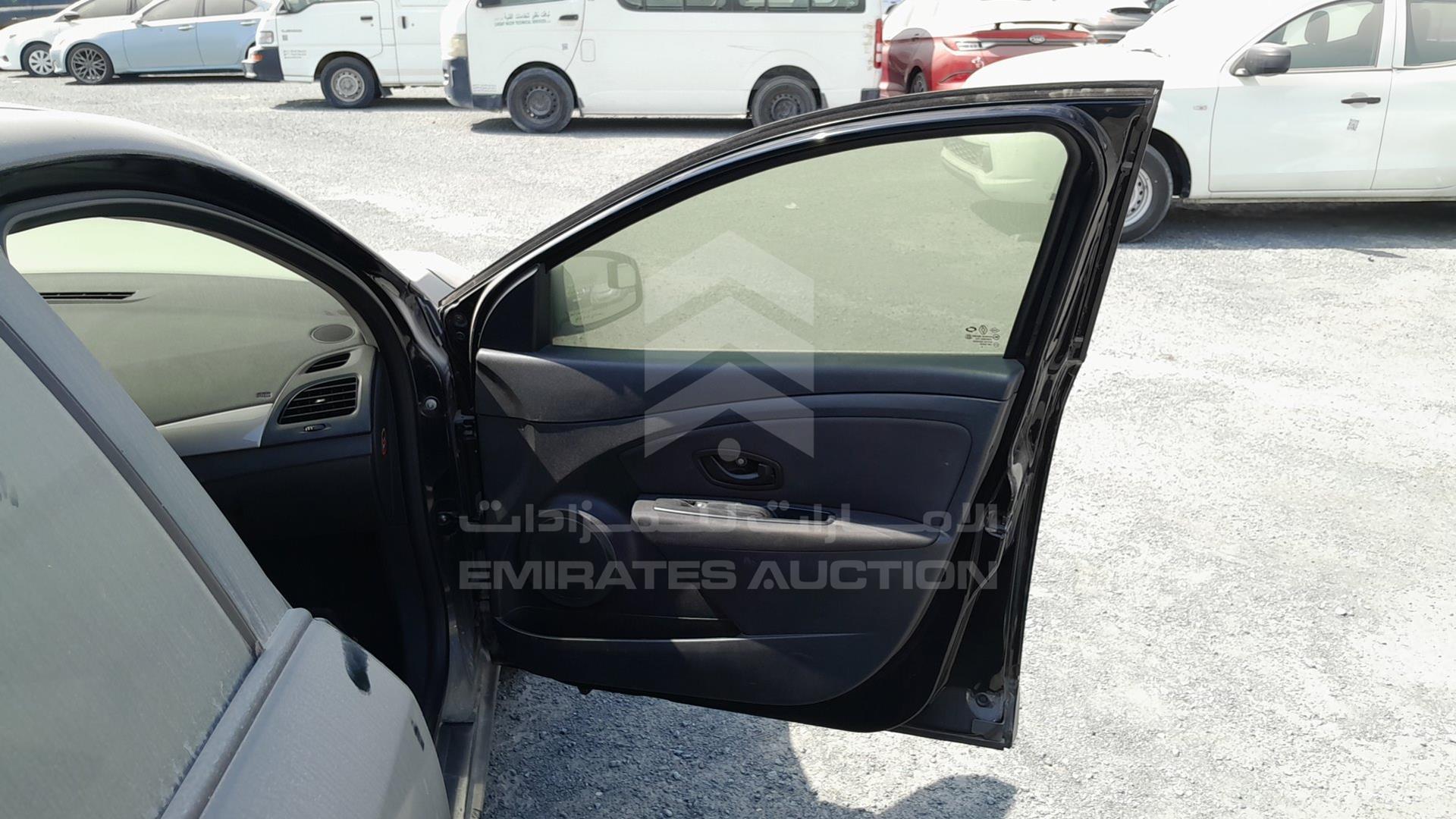 2014 RENAULT FLUENCE VIN: VF1LZLET2EC274201