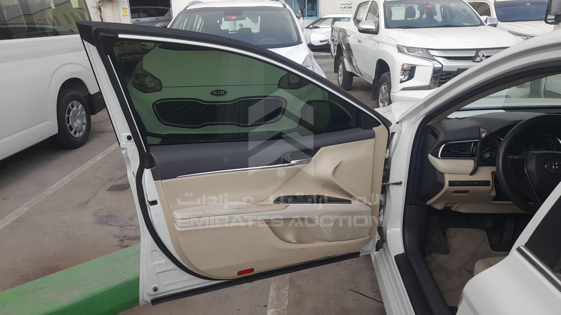 2018 TOYOTA CAMRY VIN: JTNBF9HK4J3014819