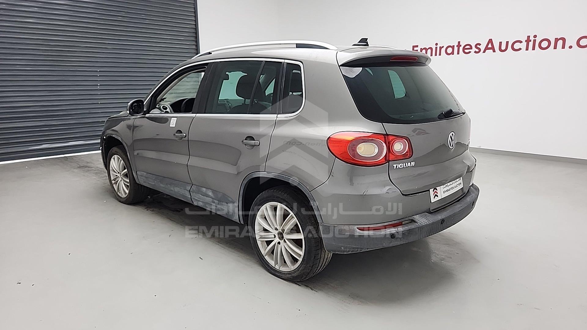 2011 VOLKSWAGEN TIGUAN VIN: WVGCE15N3BW020036