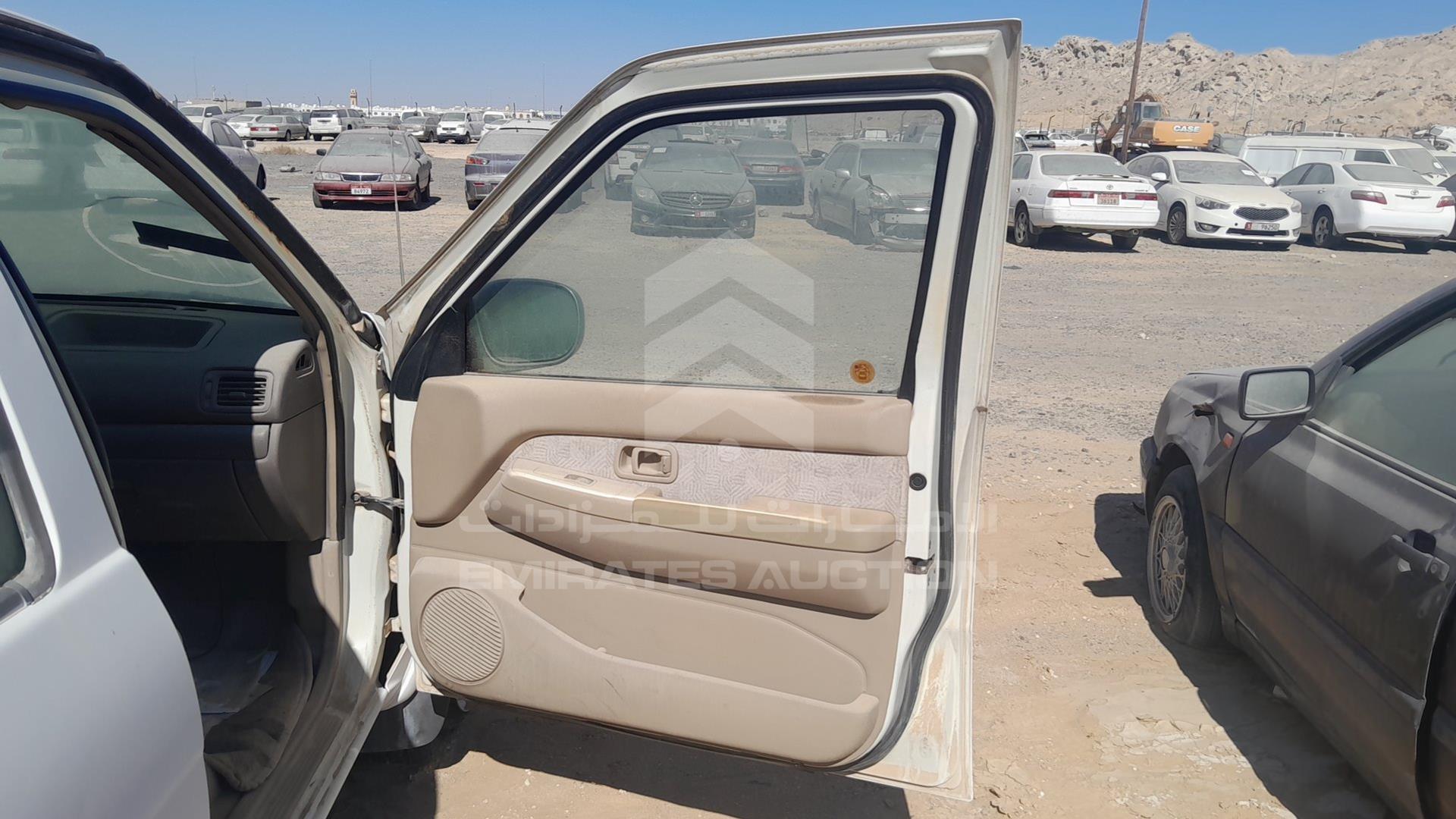 2002 NISSAN PATHFINDER VIN: JN8AR05Y72W524680