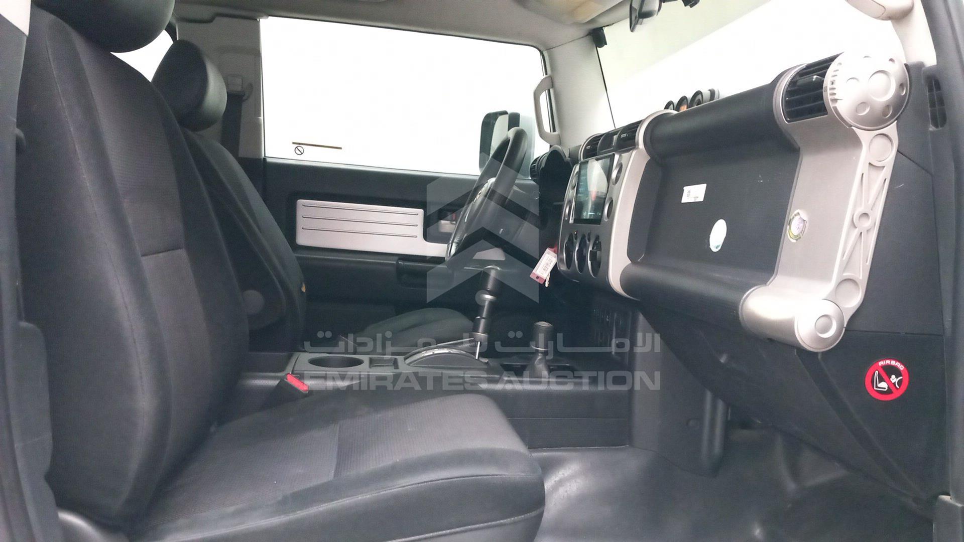 2010 TOYOTA FJ CRUISER VIN: JTEBU11F7AK087211
