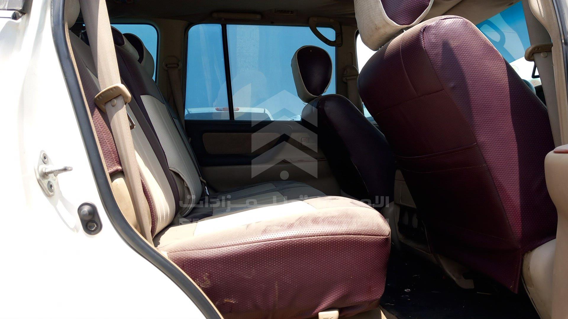 2005 TOYOTA LAND CRUISER VIN: JTEHJ09J755117236