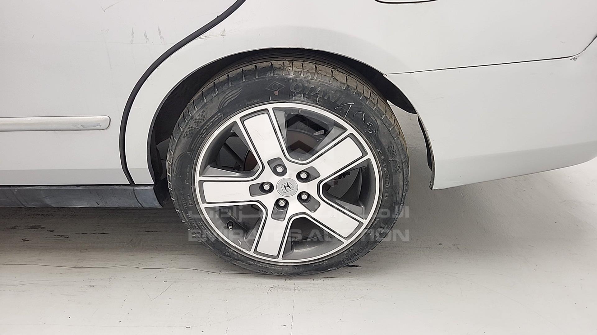 2004 HONDA ACCORD VIN: JHMCM56534C409582