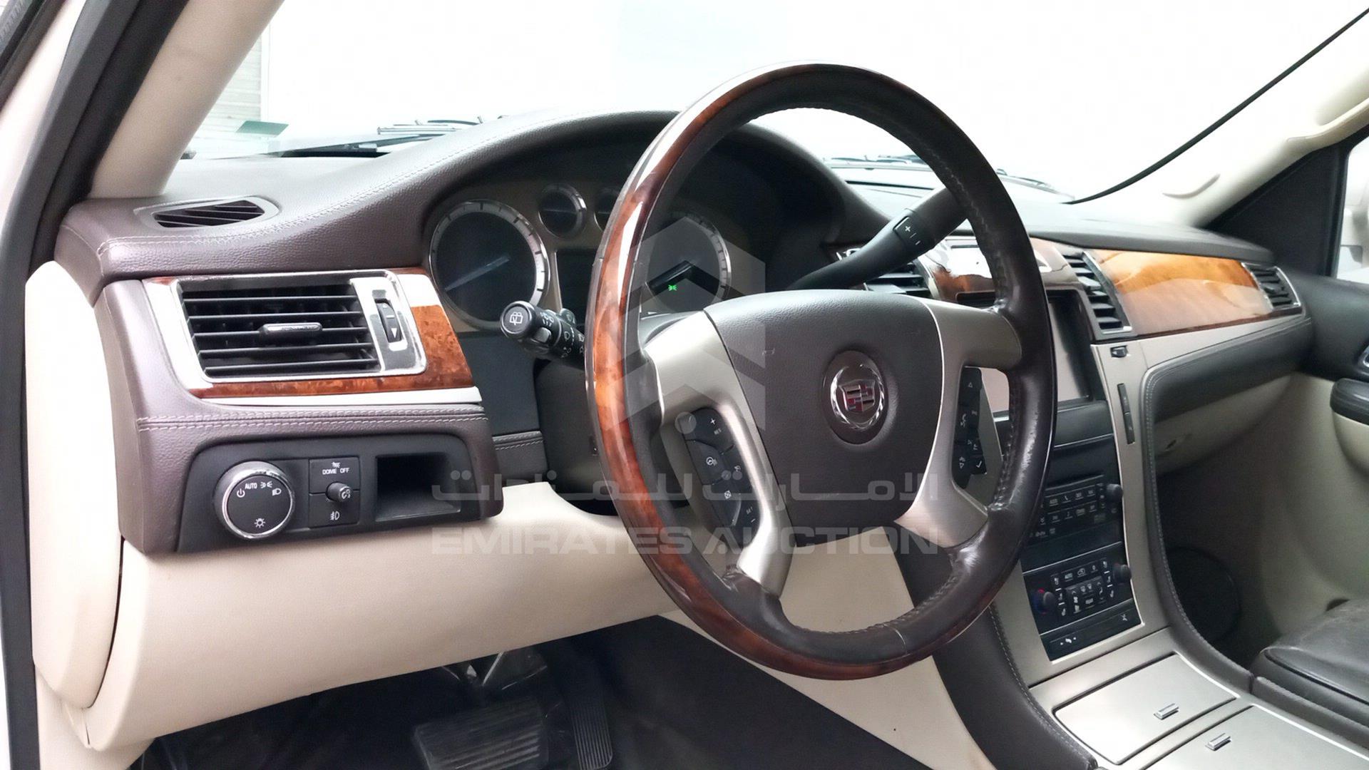 2013 CADILLAC ESCALADE VIN: 1GYS47EF7DR352524