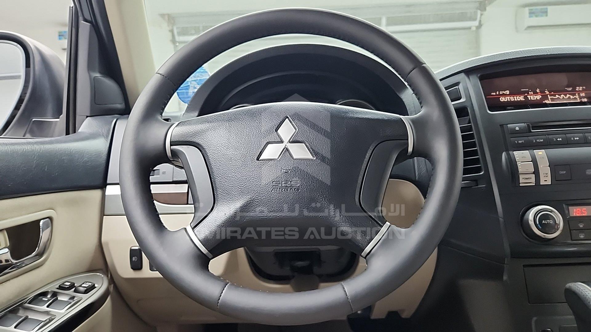 2013 MITSUBISHI PAJERO VIN: JMYLRV95WDJ704386