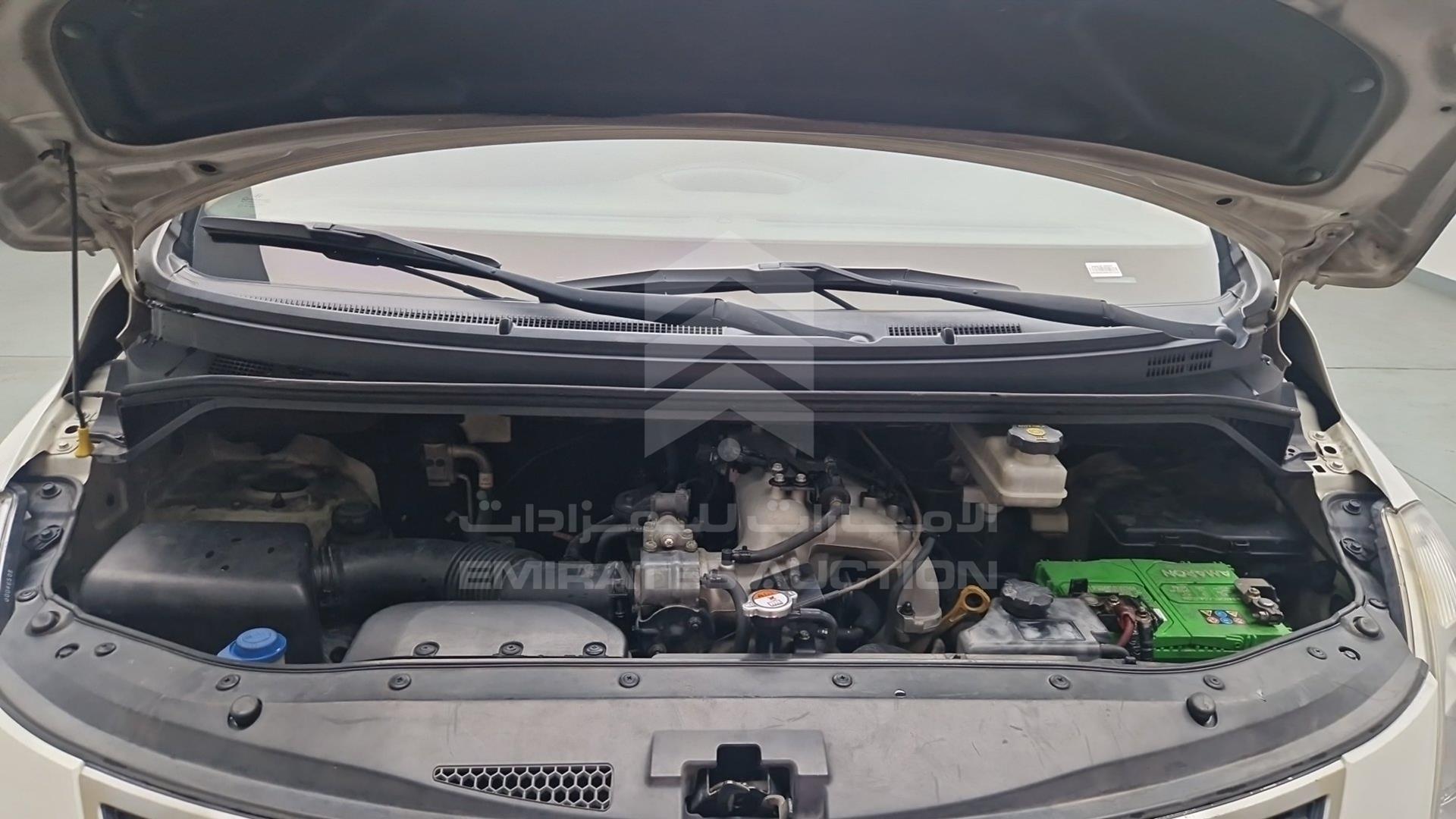 2012 HYUNDAI H1 VIN: KMHWH81R6CU371221