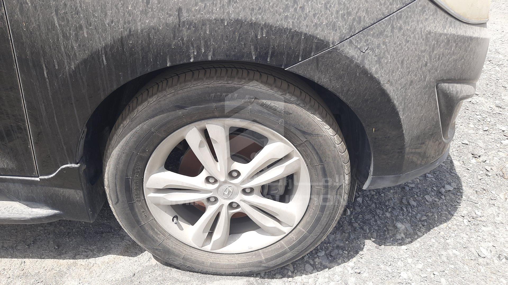 2013 HYUNDAI TUCSON VIN: KMHJT81B5DU649653
