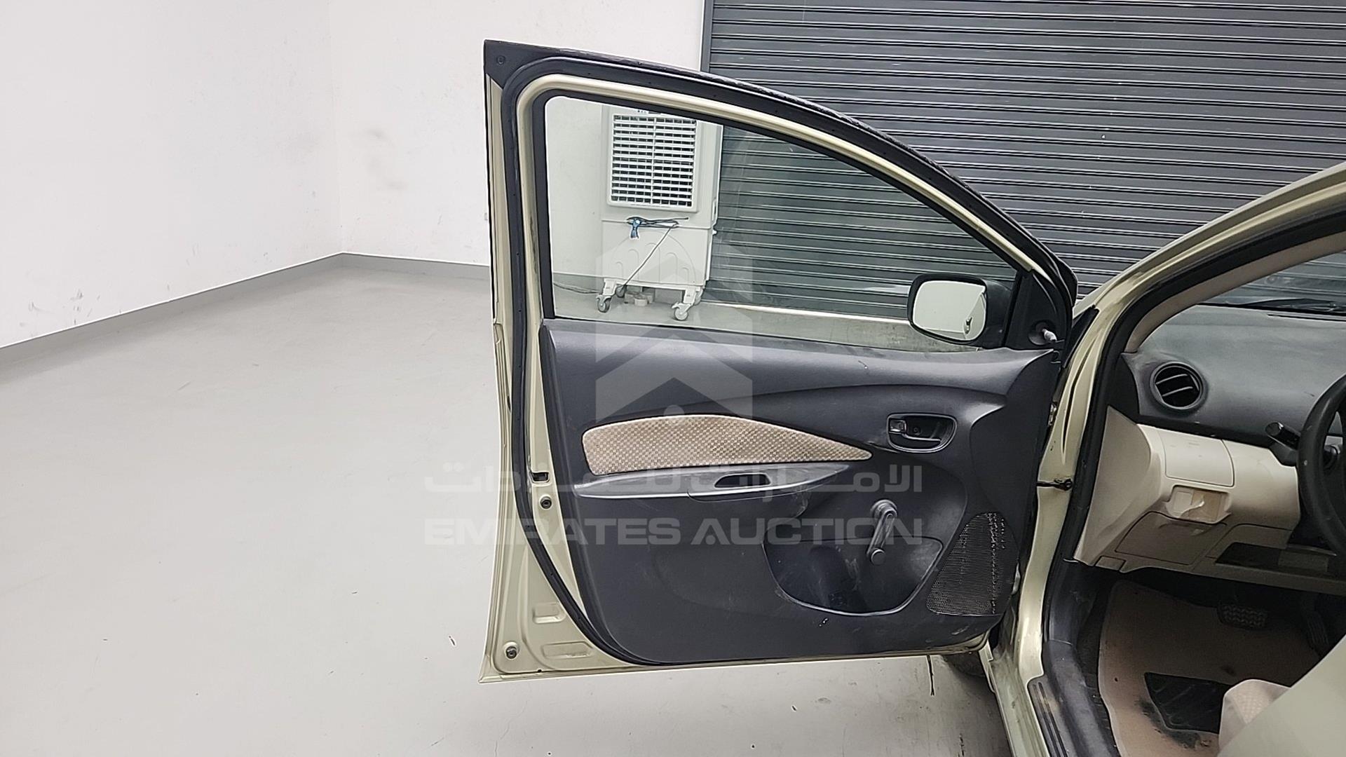 2008 TOYOTA YARIS VIN: JTDBW923681100533