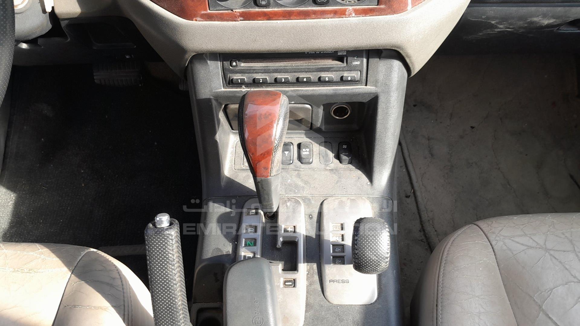 2004 MITSUBISHI PAJERO VIN: JMYLRV73W4J704652