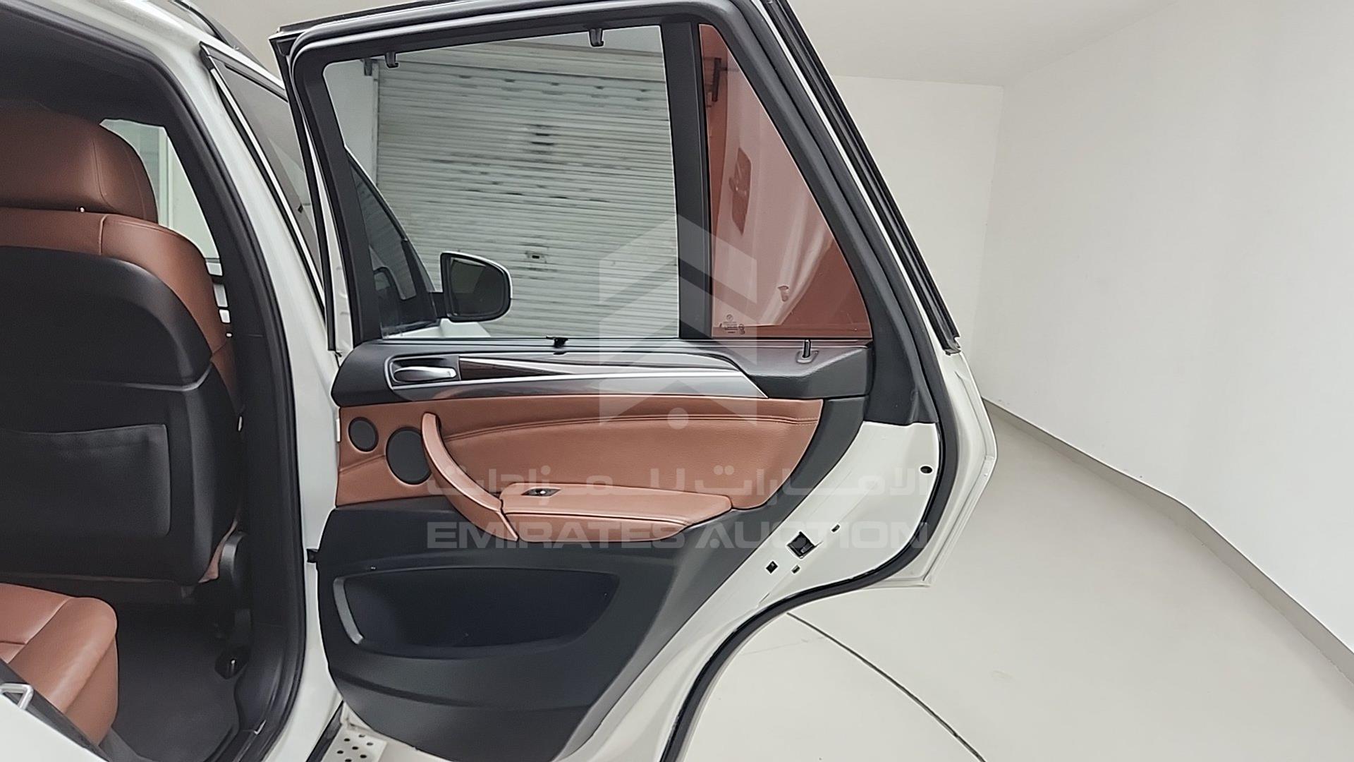 2011 BMW X5 VIN: WBAZV8103BL392685