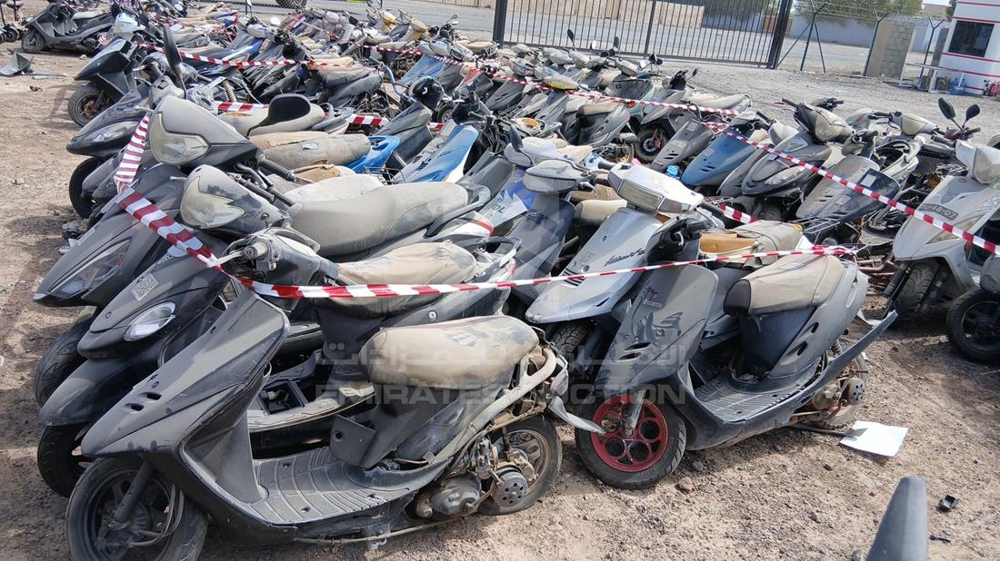 20 Scooter - Scrap without document — Front Left Angle — Photo 5