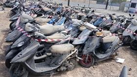 20 Scooter - Scrap without document — Front Left Angle — Photo 5 — Thumbnail