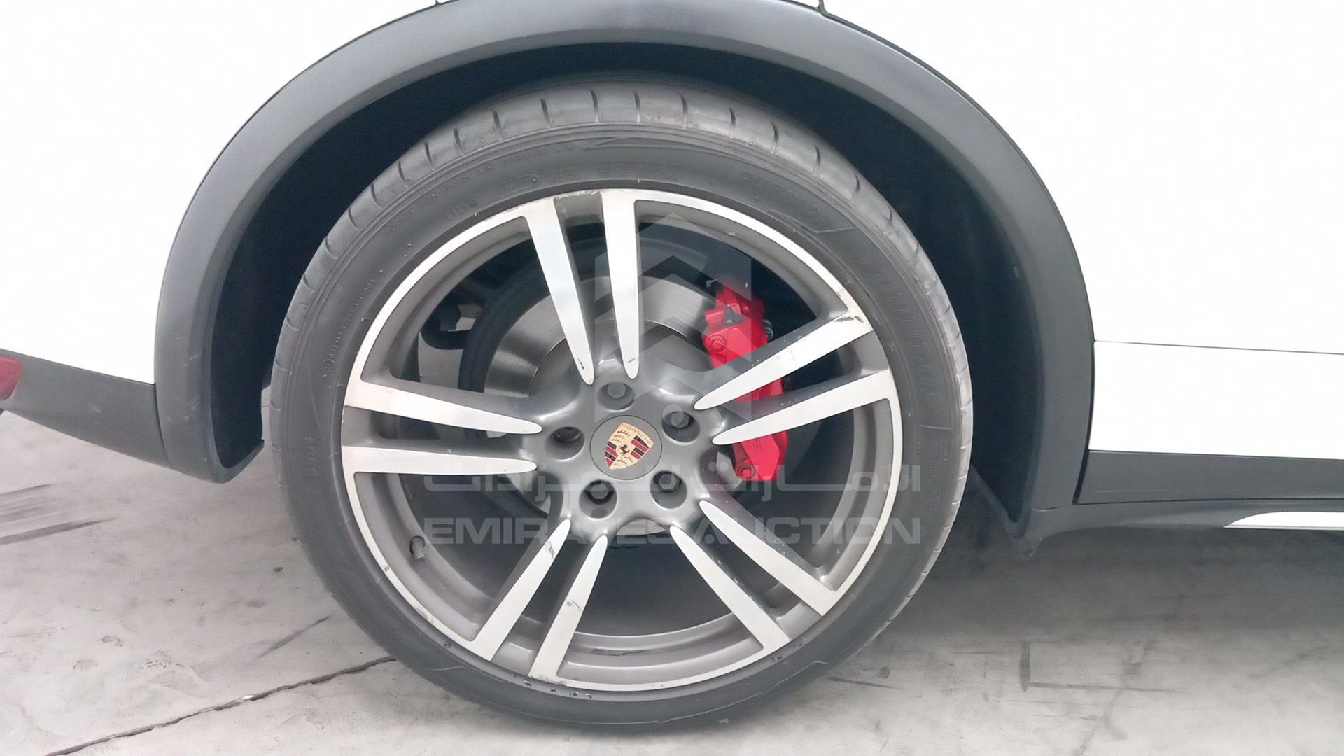 2013 PORSCHE CAYENNE VIN: WP1ZZZ92ZDLA83940