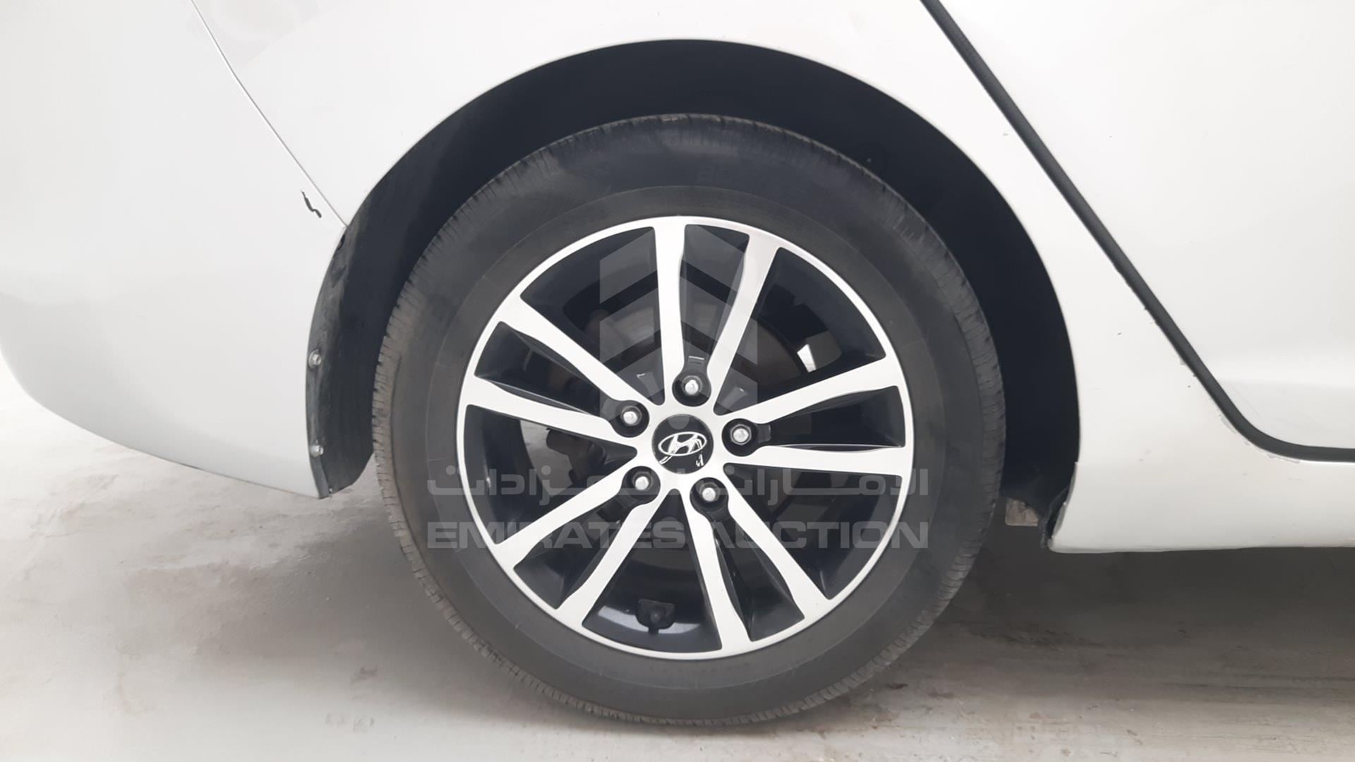 2015 HYUNDAI ELANTRA VIN: KMHDG41E6FU110532