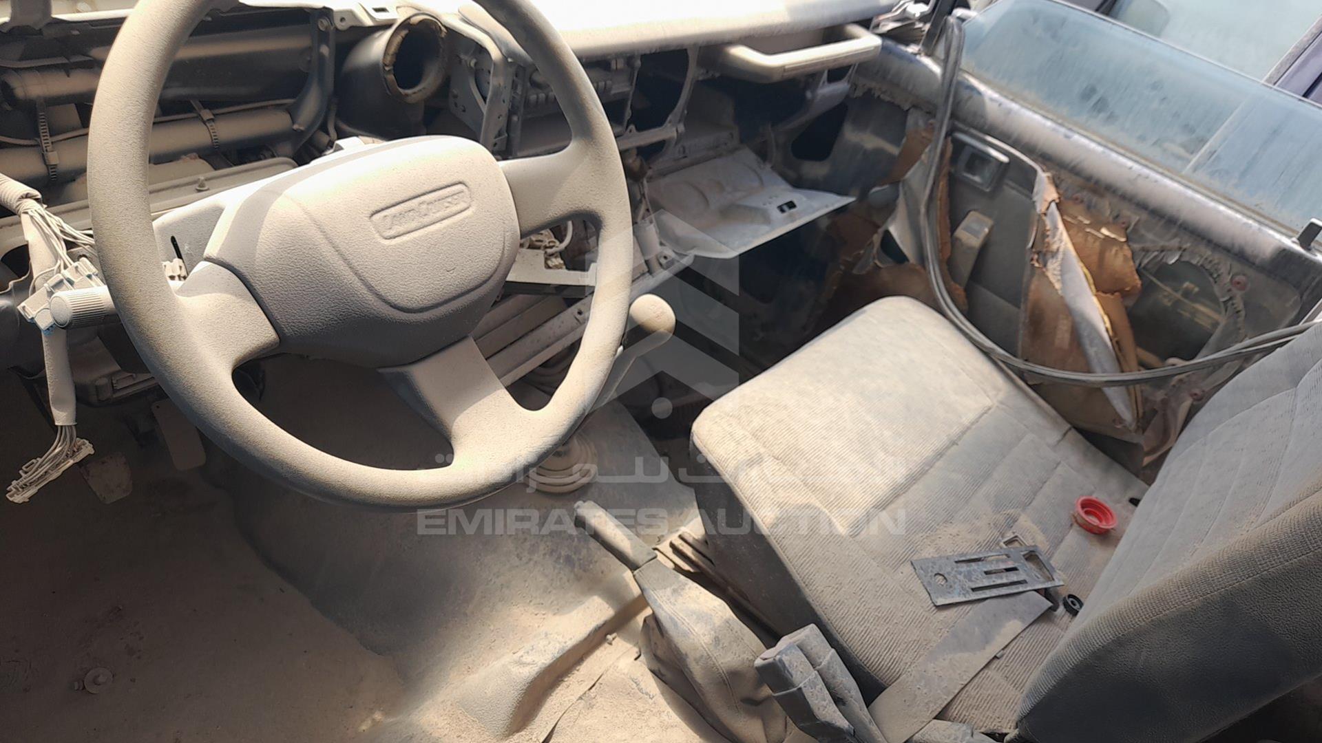 2005 TOYOTA LAND CRUISER VIN: JTFLB71J758007101