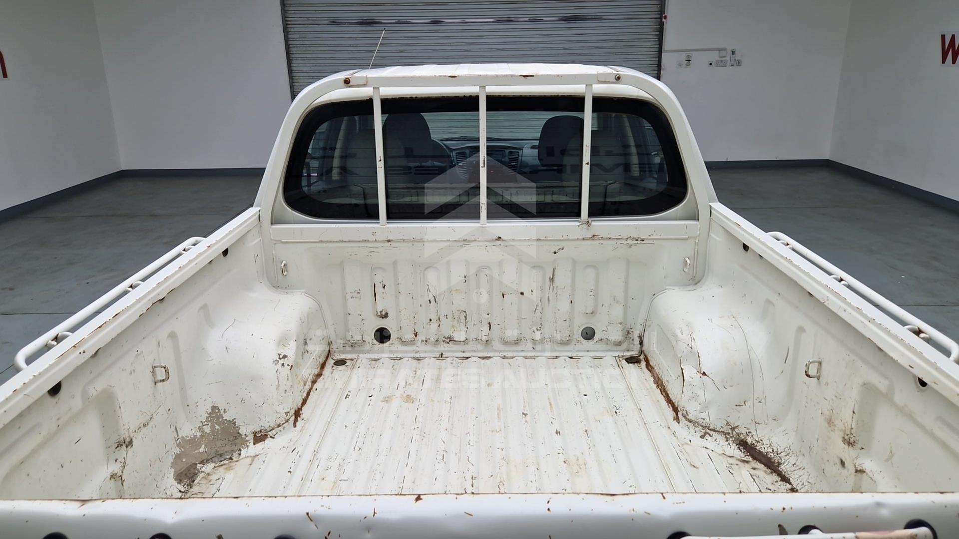 2016 MITSUBISHI L 200 VIN: MMBJNKJ30GH045384