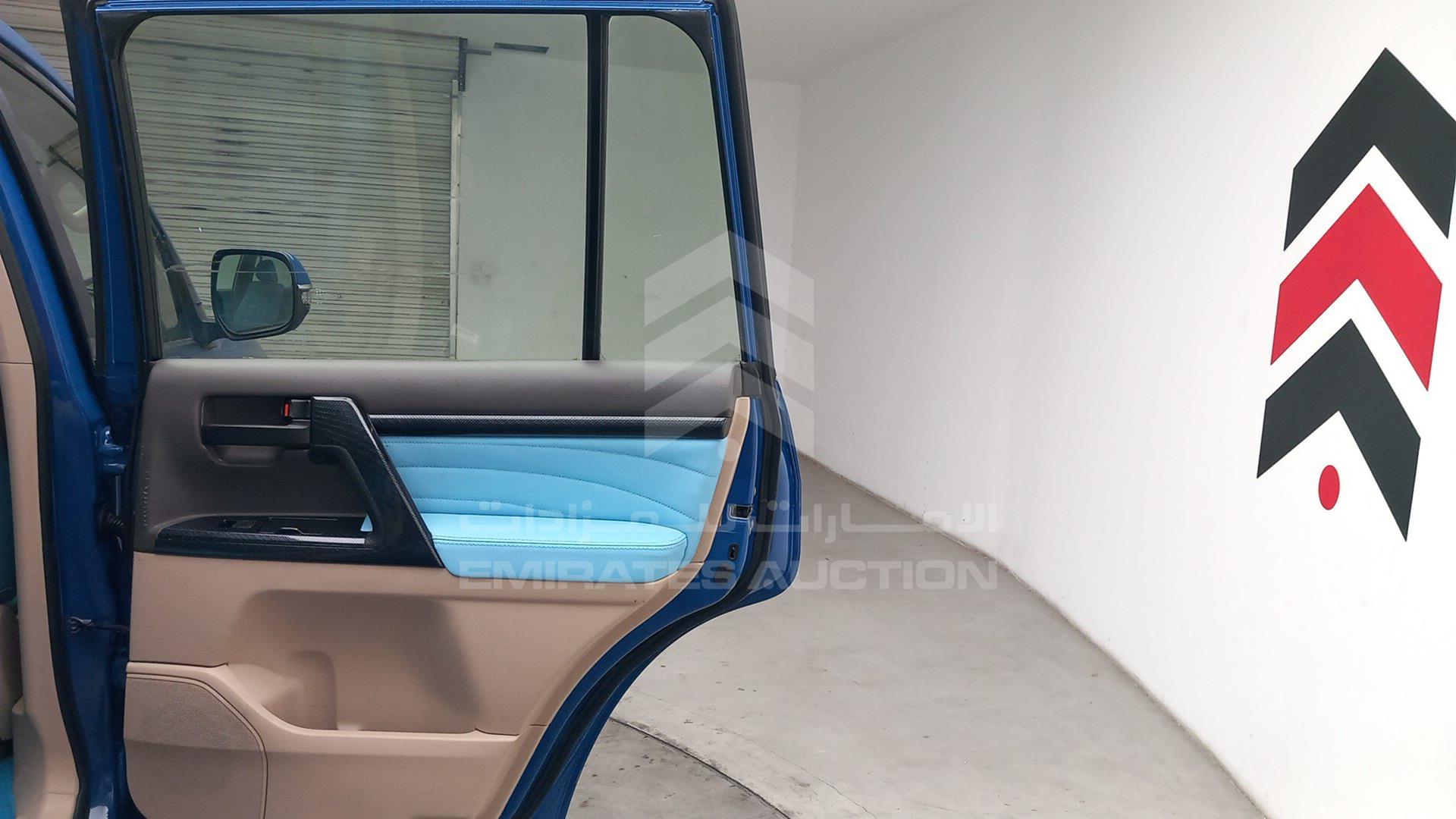 2013 TOYOTA LAND CRUISER VIN: JTMDU09J5D4063059