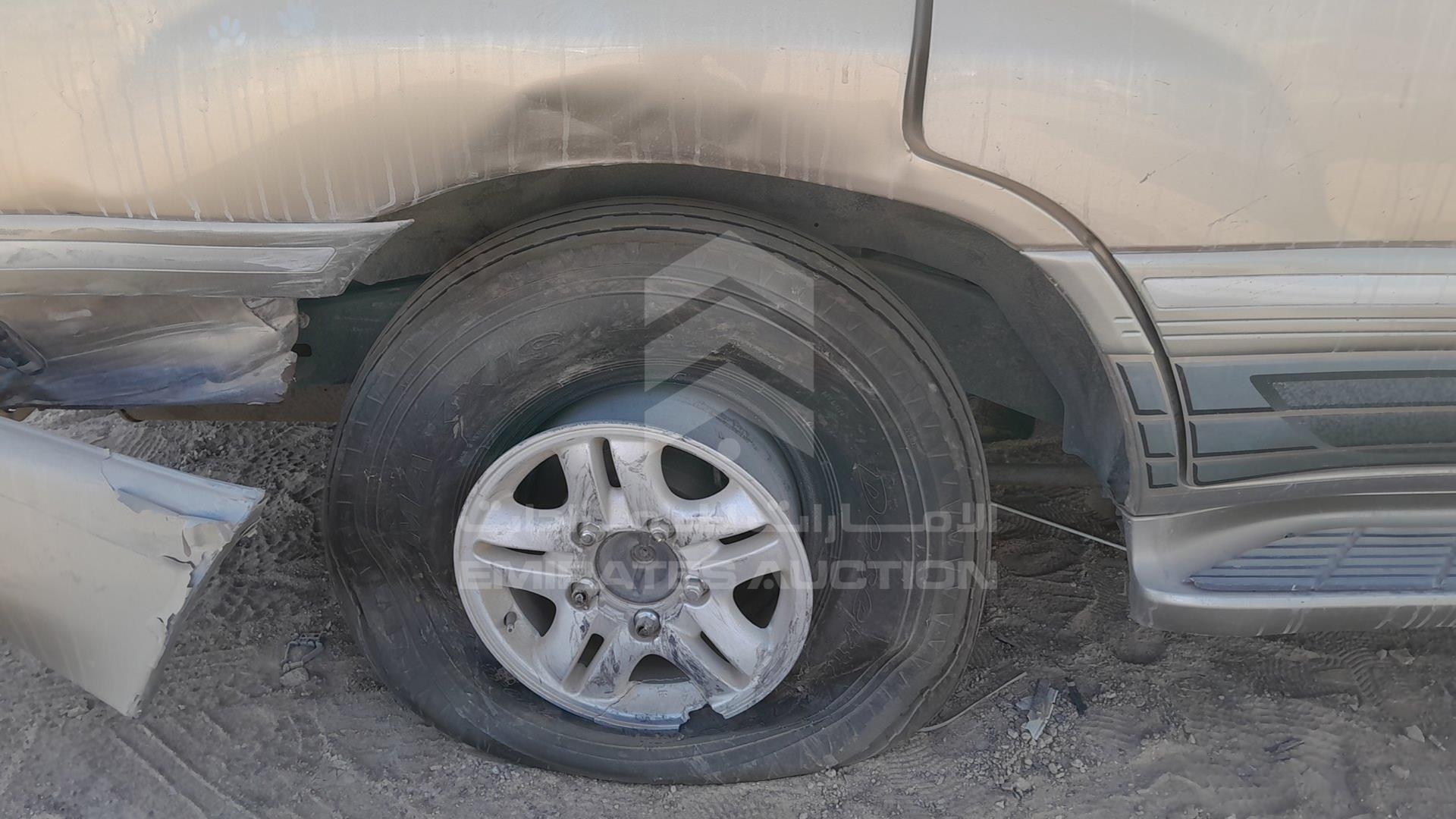 2006 TOYOTA LAND CRUISER VIN: JTEHT05J262085590
