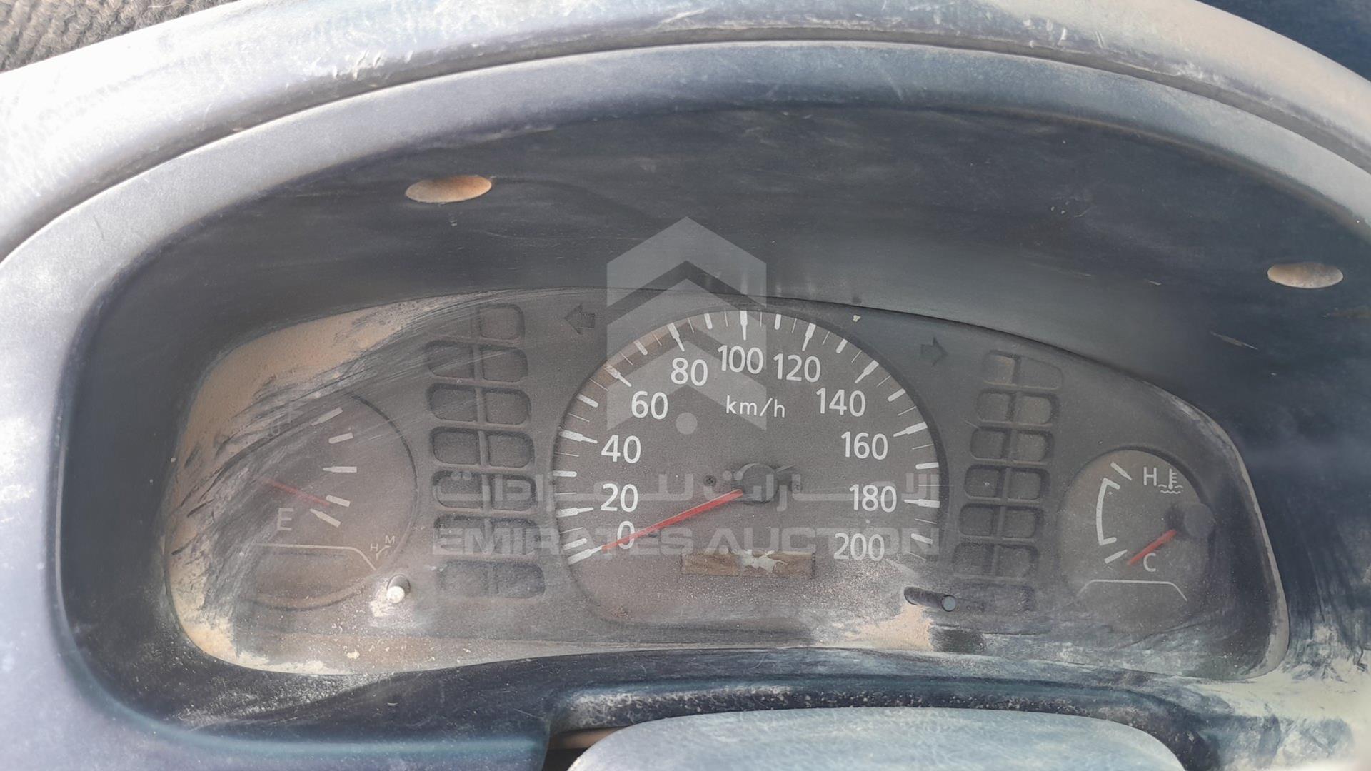 2001 NISSAN 2400 VIN: JN6DD22Y51X000201