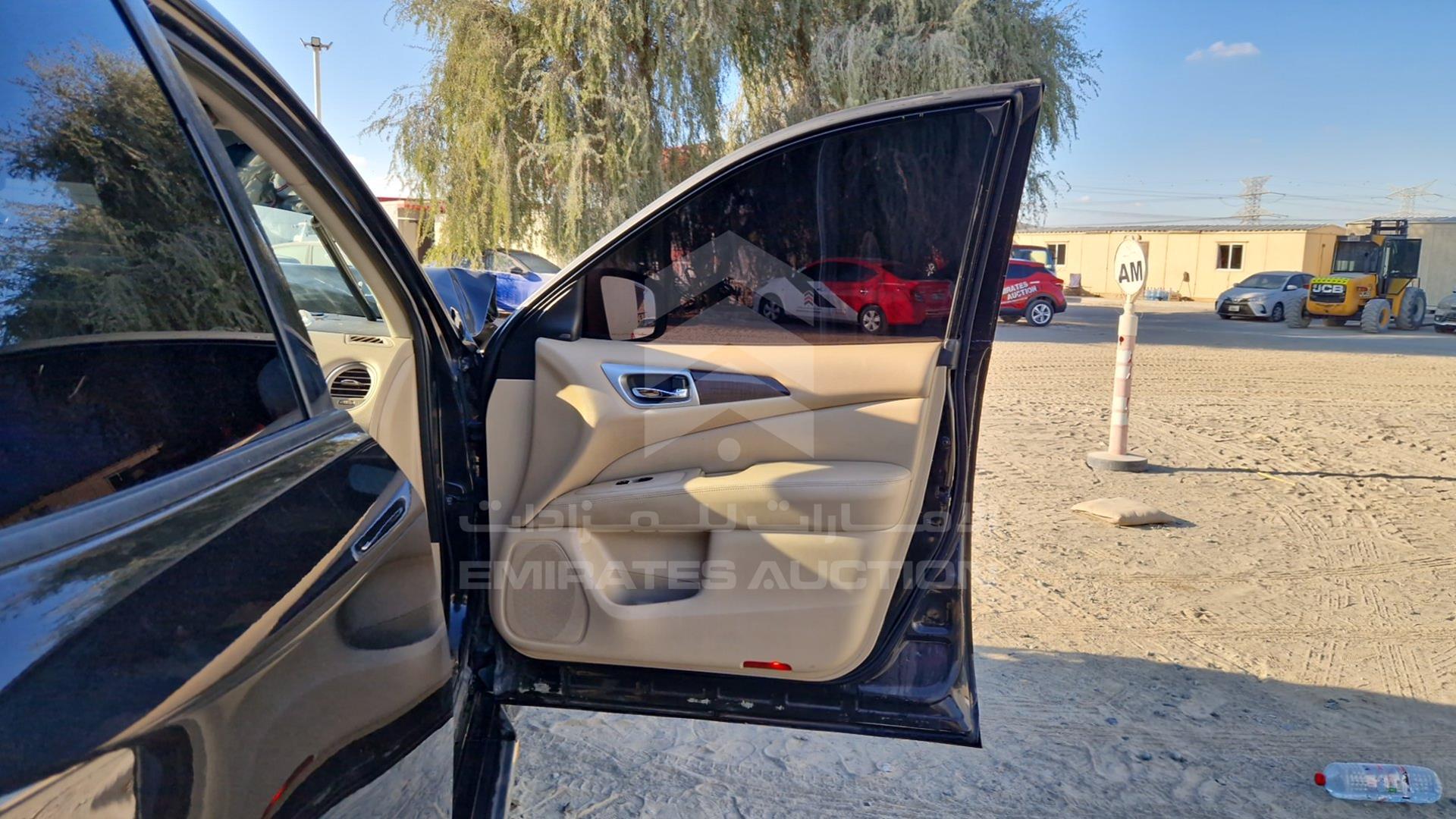 2015 NISSAN PATHFINDER VIN: 5N1AR2MM1FC615291