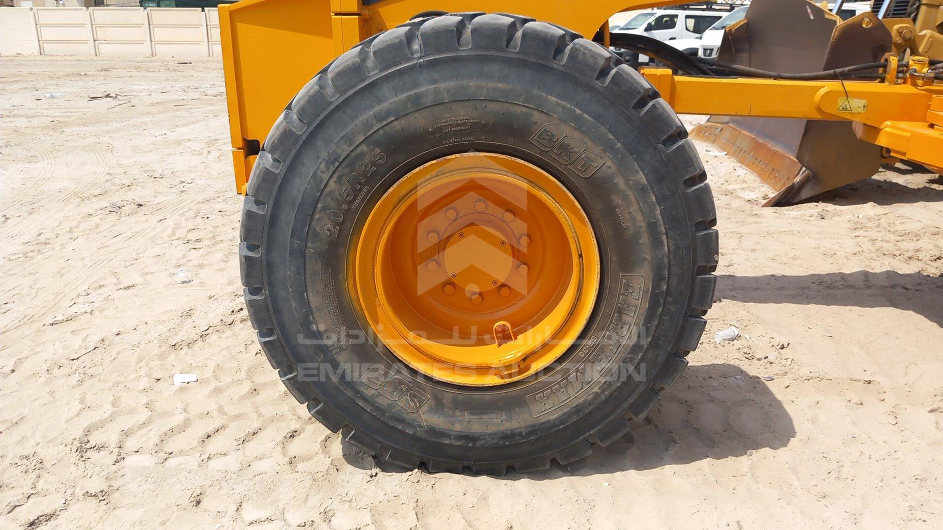 2015 VOLVO G990 VIN: VCE0G990V00508137