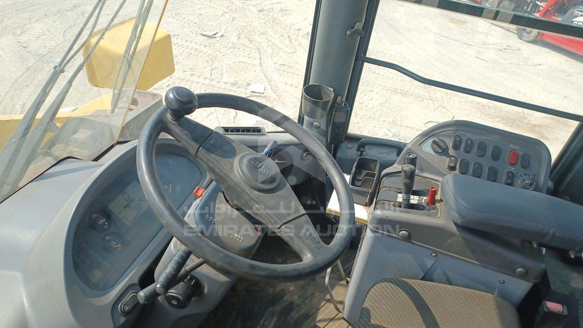 2014 KOMATSU WA380-6 VIN: WA09566021