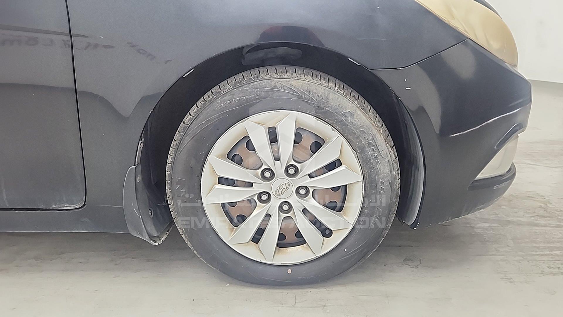2014 HYUNDAI SONATA VIN: KMHEB41CXEA557706