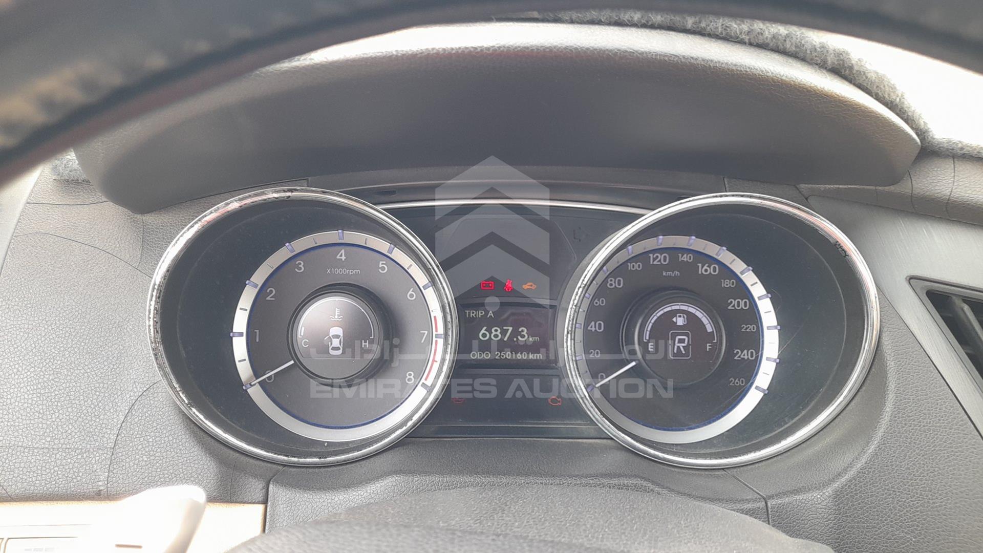 2011 HYUNDAI SONATA VIN: KMHEB41C8BA264933