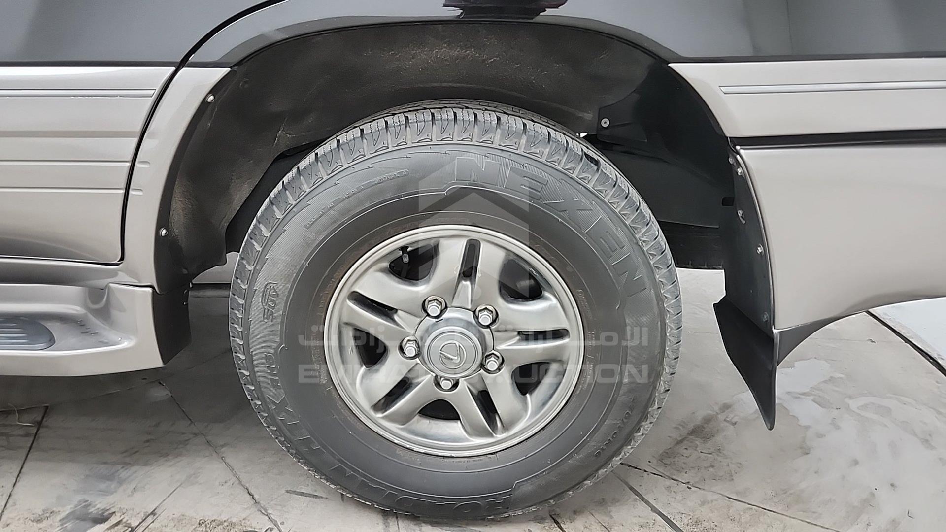 1999 LEXUS LX 470 VIN: UZJ1000087157