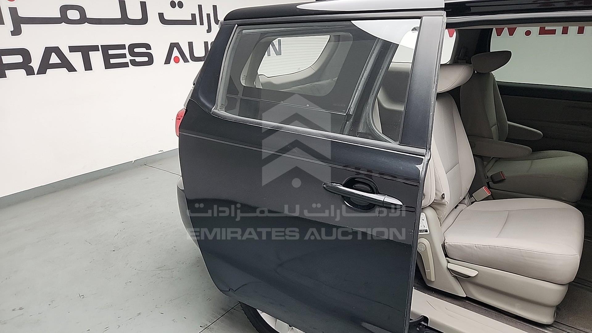 2016 KIA SEDONA VIN: KNDMA5C18G6118093