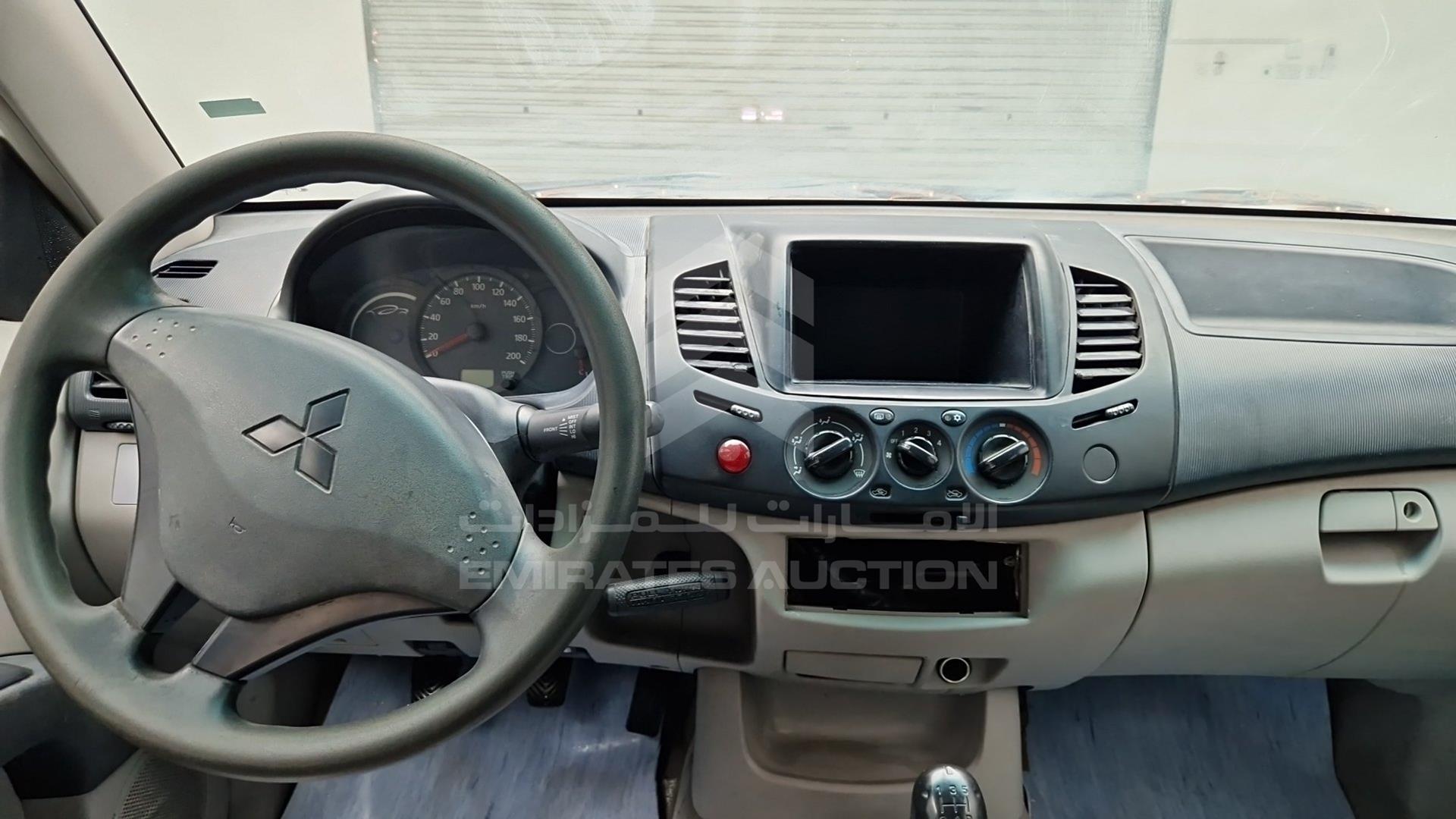 2014 MITSUBISHI L 200 VIN: MMBJNKA50ED004709