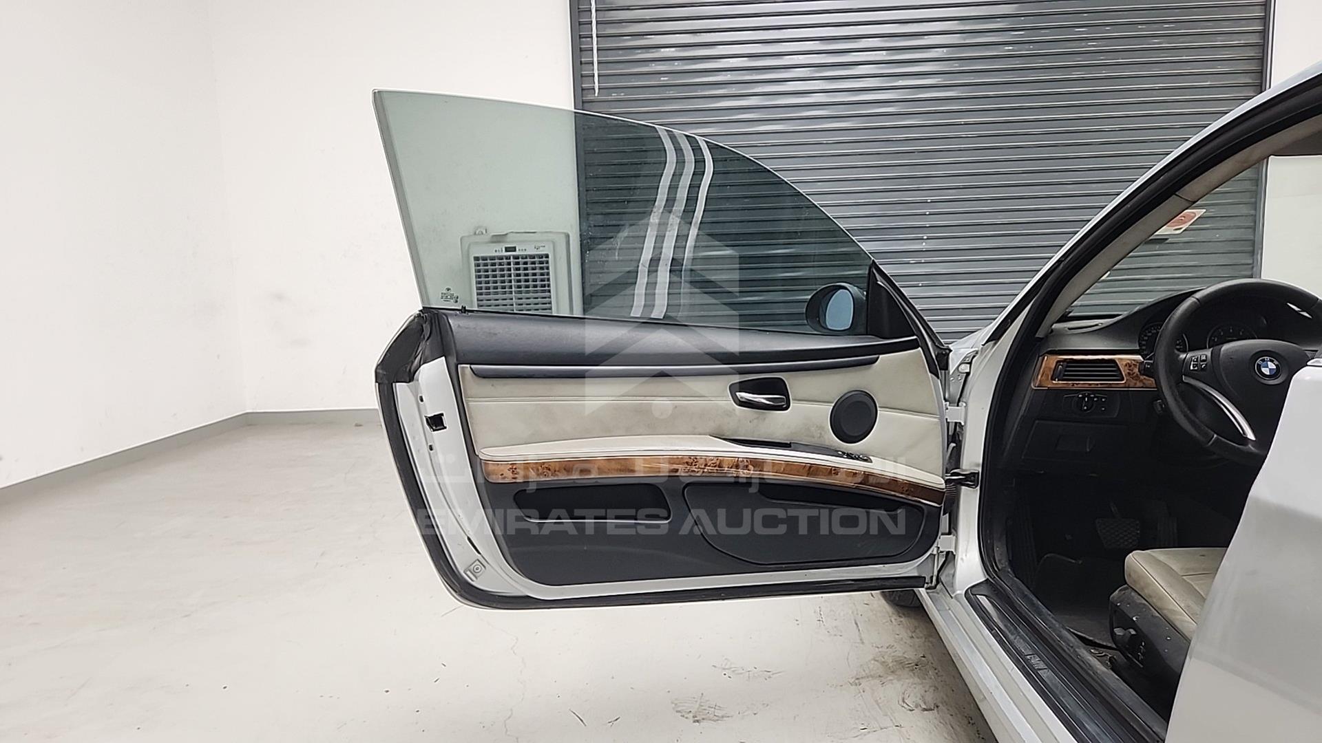 2007 BMW 325 VIN: WBAWB31037PU80957