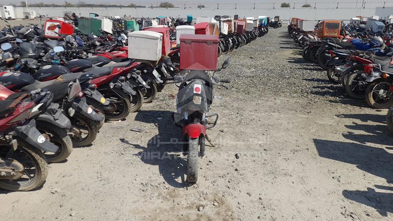 MD2A12DZ9FCG62914 Auction: EmiratesAuction Lot: 406804 MD2A12DZ9FCG62914 Bajaj 180 CC 2016 RED Photo 1