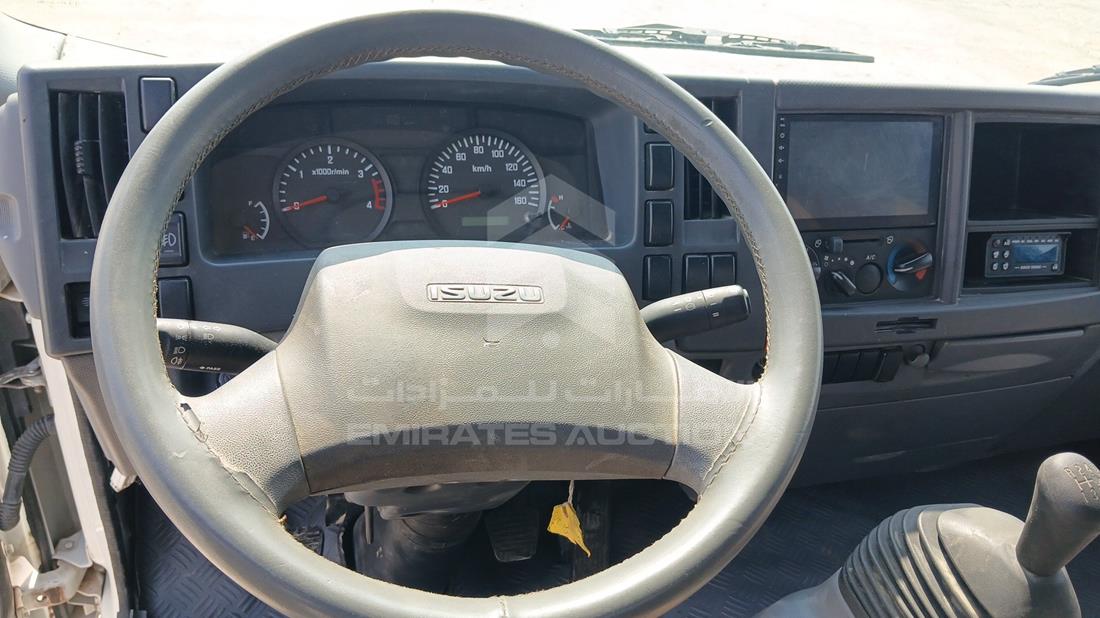 2025 Isuzu NPR — Steering & Mounted Controls — Photo 14