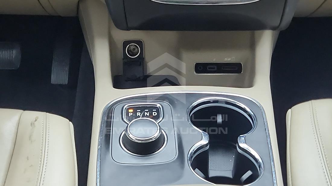 2015 Dodge Durango — Gear View — Photo 17