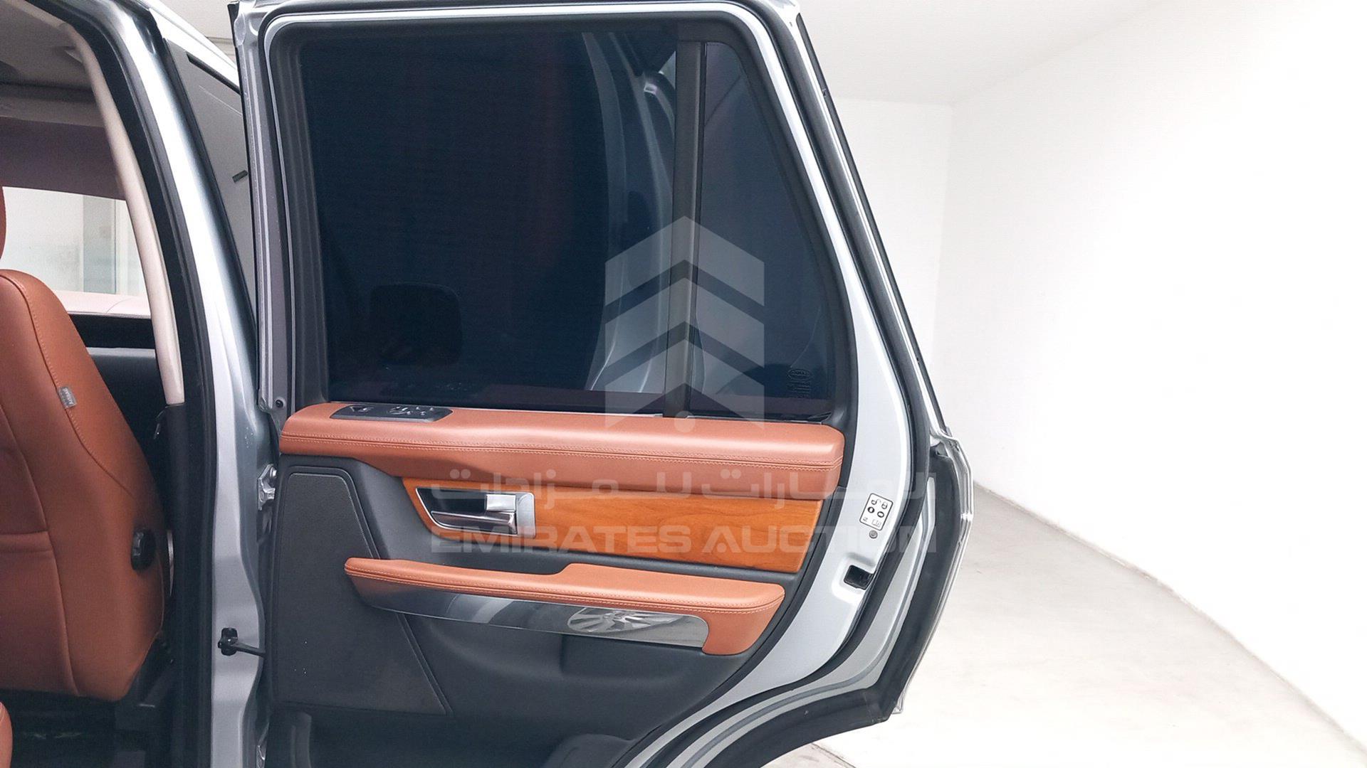 2011 RANGE ROVER SPORT VIN: SALLSAAD4BA298420