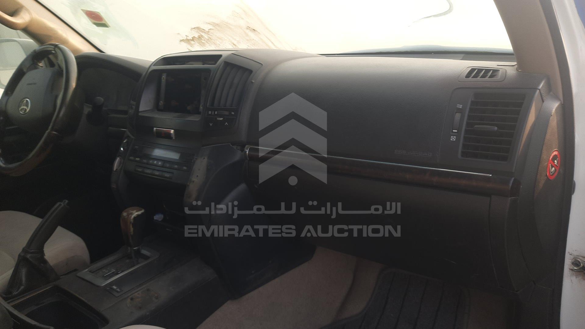 2011 TOYOTA LAND CRUISER VIN: JTMHU09J1B4042644