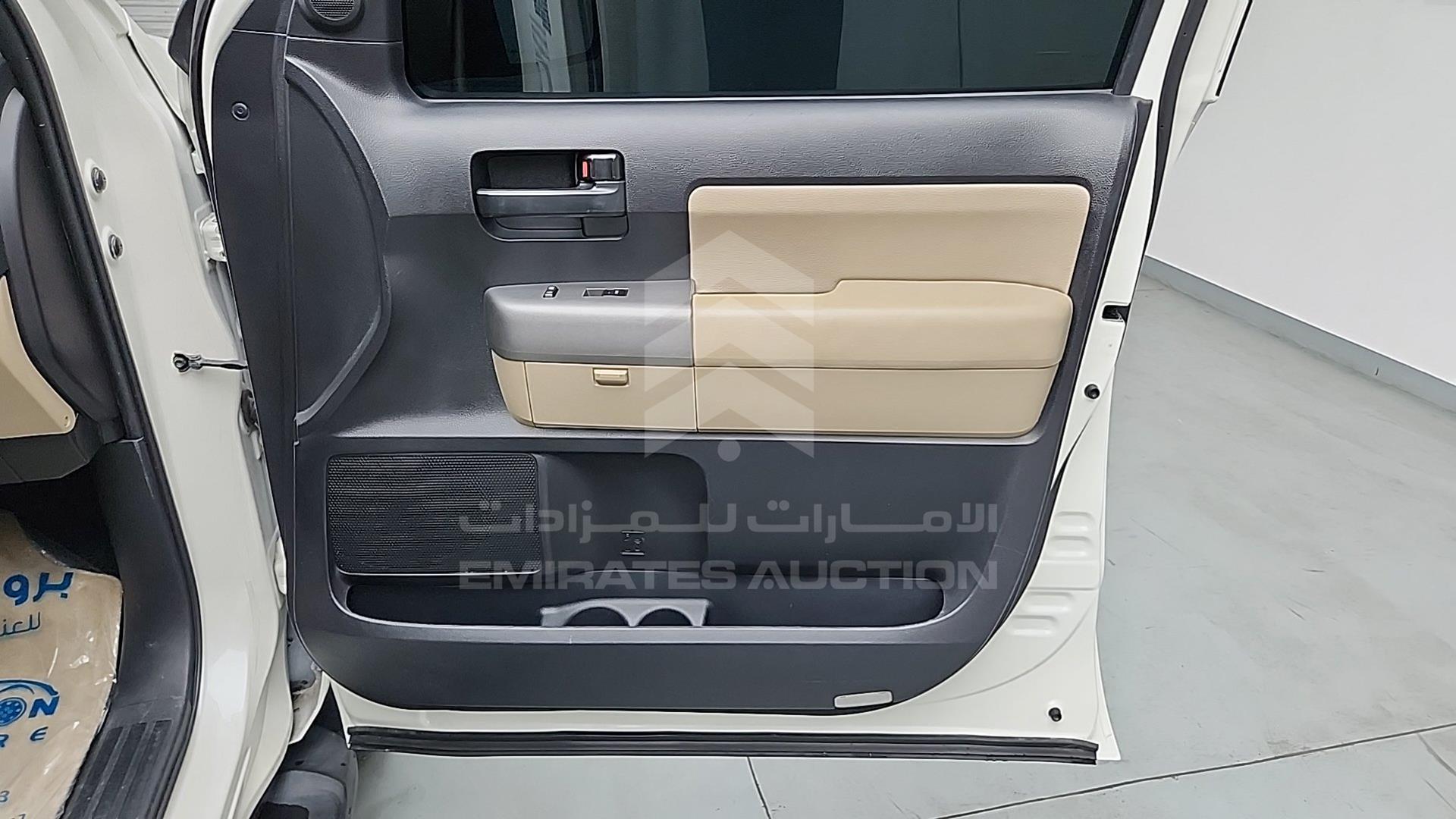 2016 TOYOTA SEQUOIA VIN: 5TDBY64A2GS130442