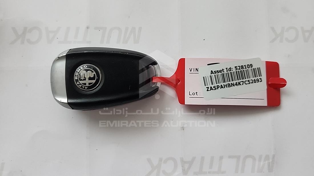 2019 Alfa Romeo Stelvio — Keys — Photo 6