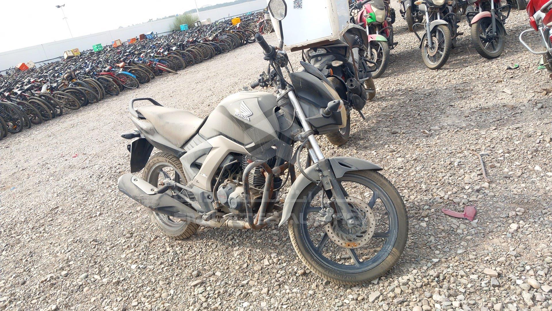 2015 HONDA UNICORN 160 VIN: ME4KC2035G8000470