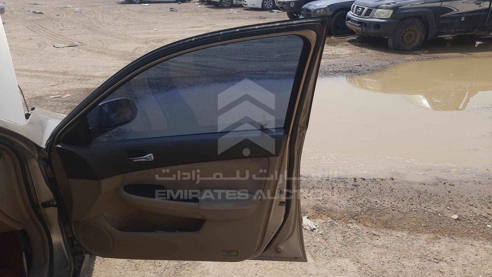 2005 HONDA ACCORD VIN: JHMCM56505C409458