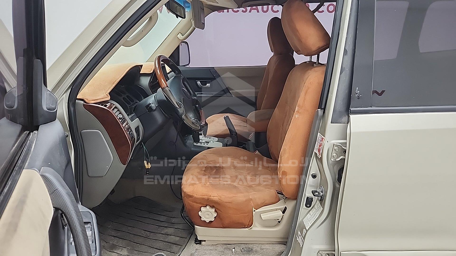 2007 MITSUBISHI PAJERO VIN: JMYLRV73W7J700766