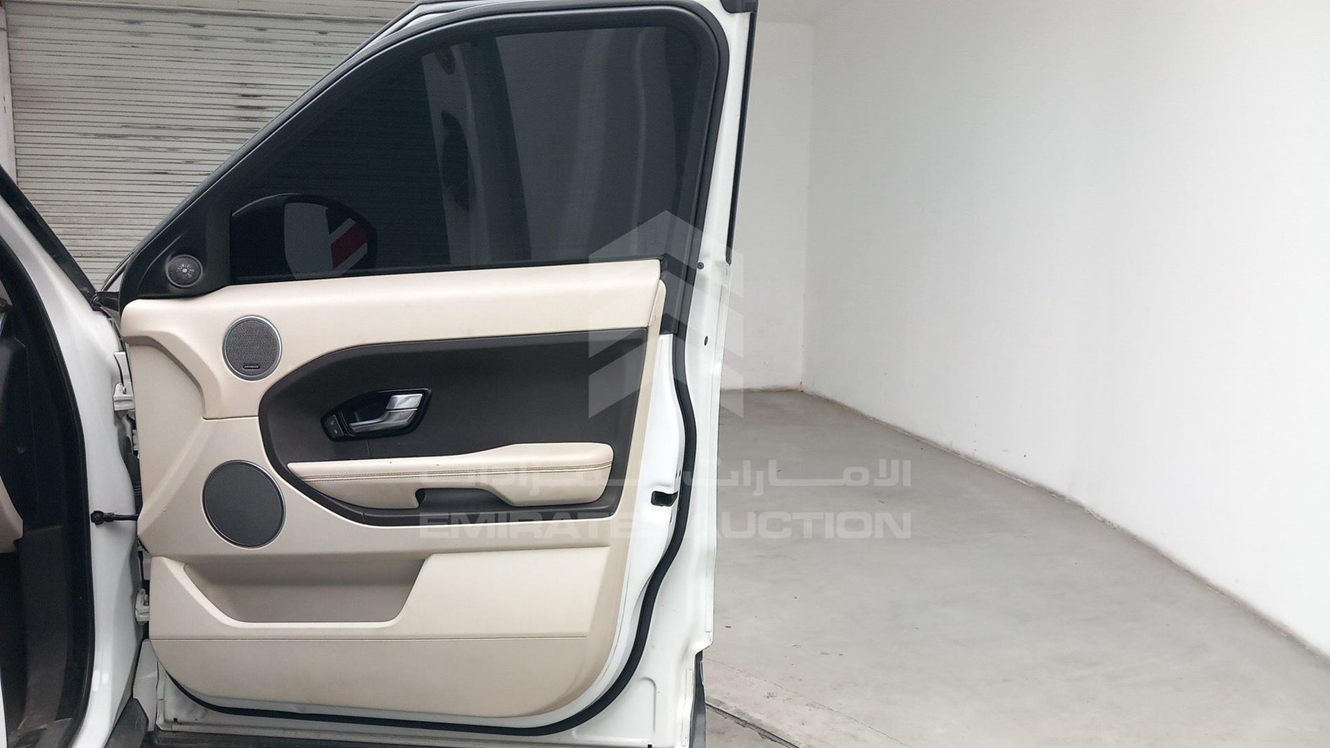 2014 RANGE ROVER EVOQUE VIN: SALVA2BG1EH933044