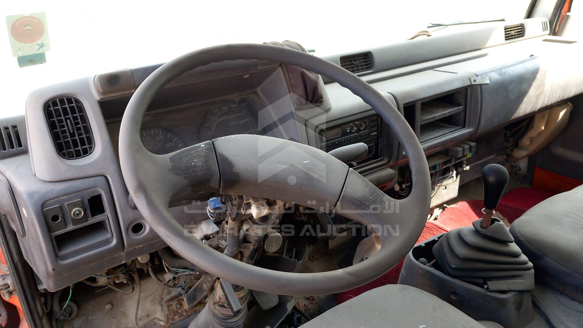 2004 NISSAN UD VIN: NU41H5502076
