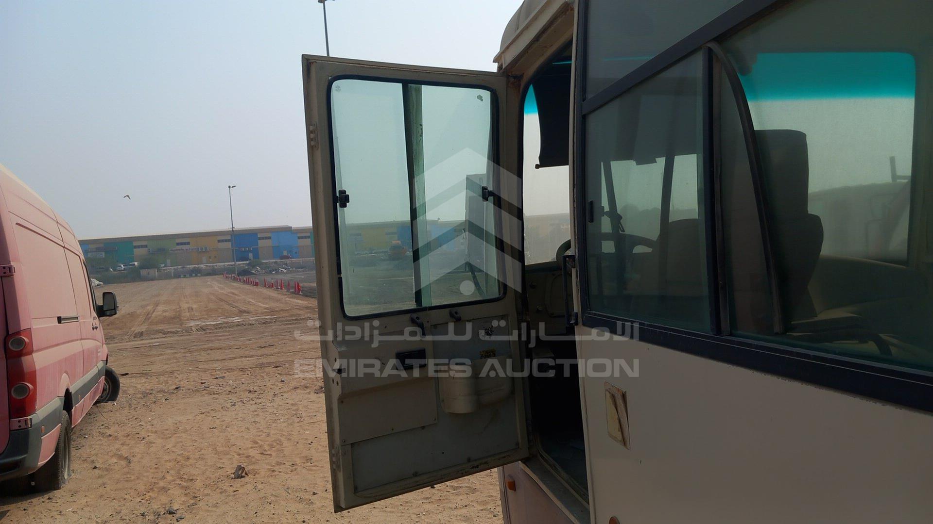 2008 ASHOK LEYLAND --- VIN: MB1PAEFA585157653