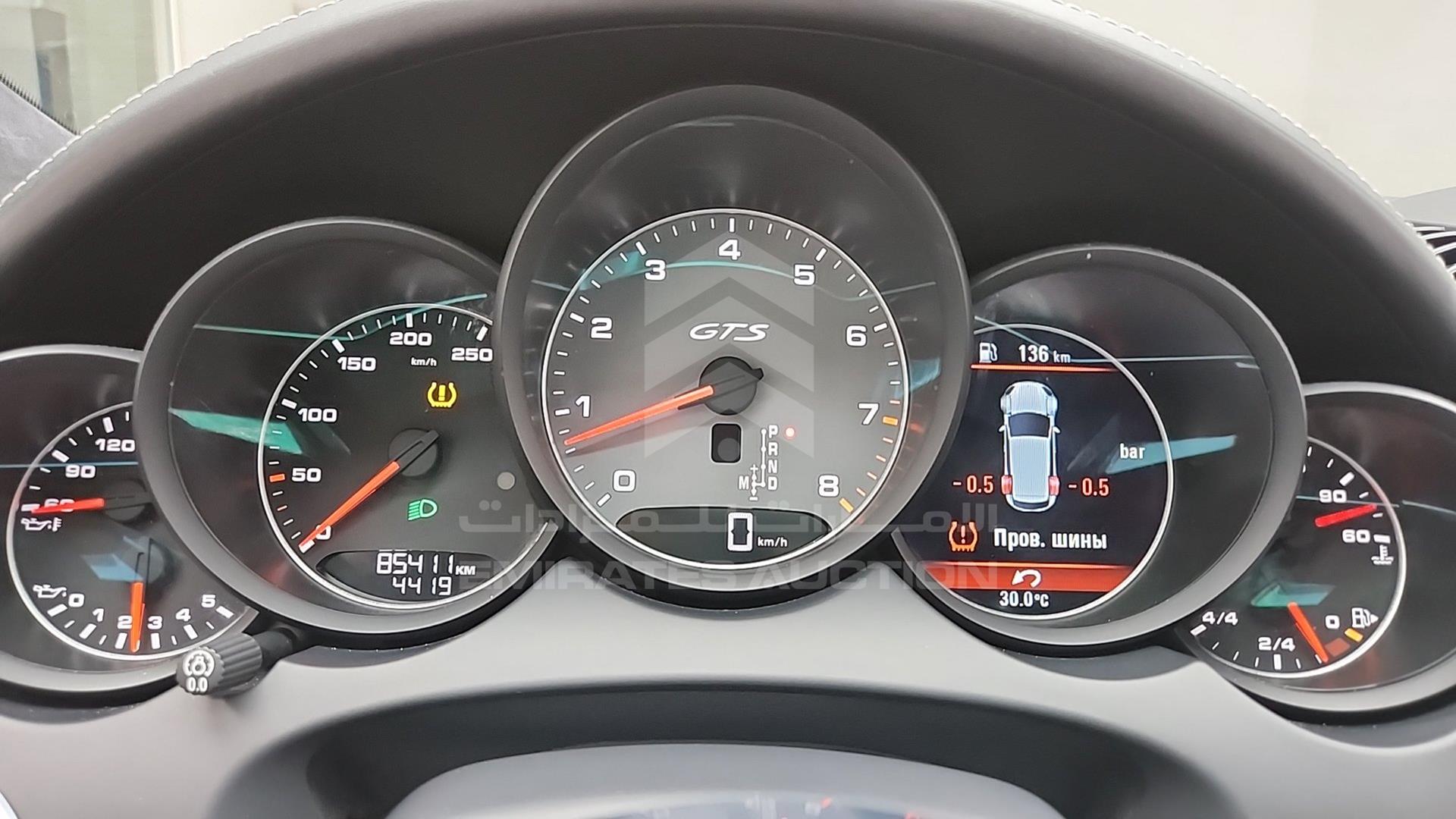 2016 PORSCHE CAYENNE VIN: WP1ZZZ92ZGLA72836
