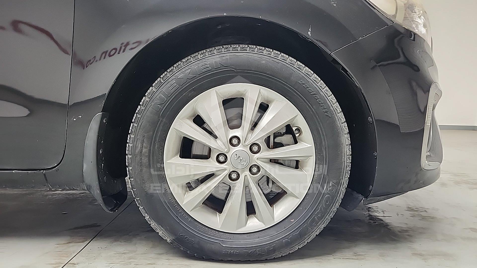 2016 KIA SEDONA VIN: KNDMA5C18G6118093