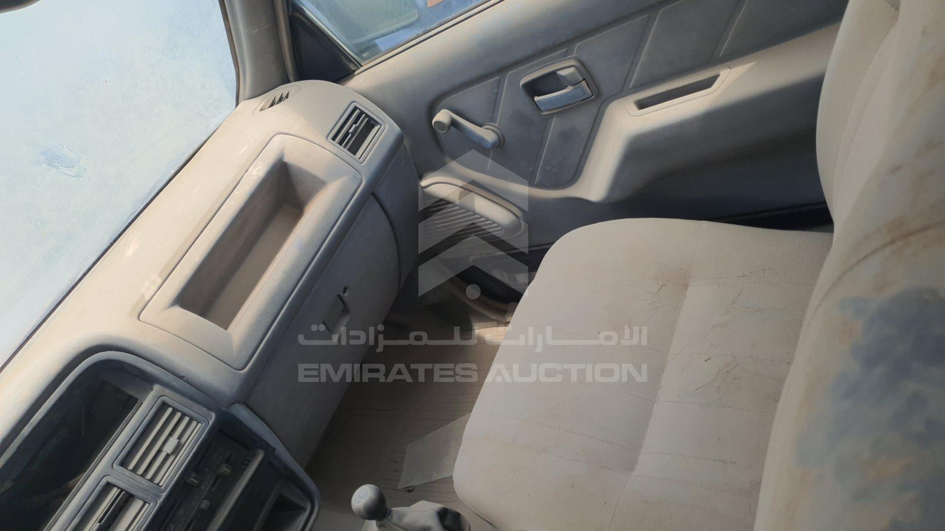 2002 ISUZU PICK UP VIN: JAADR33F327F06919