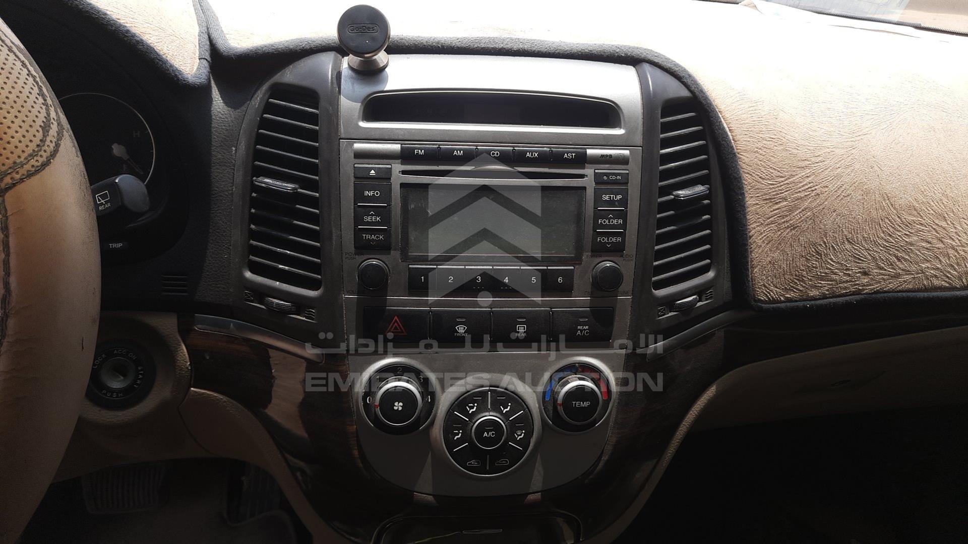 2011 HYUNDAI SANTA FE VIN: KMHSG81B4BU712358