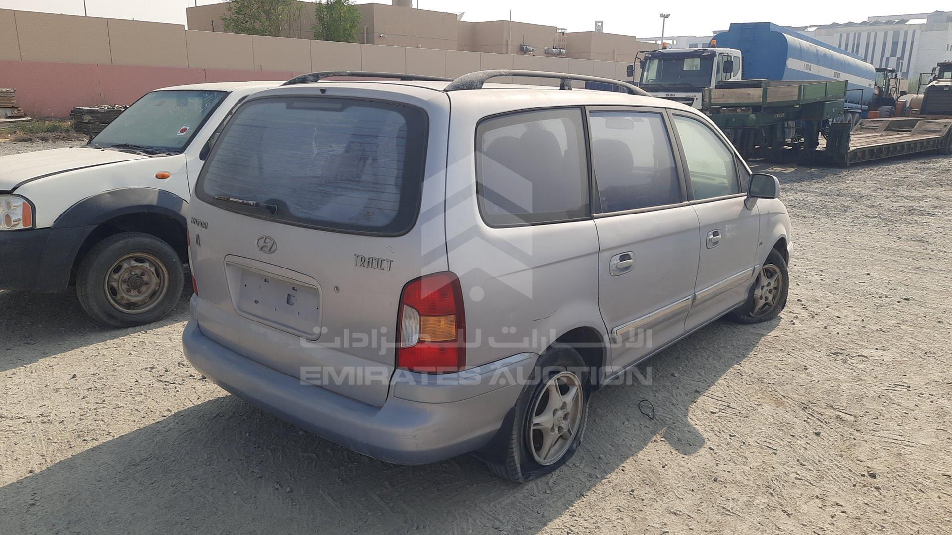 2003 HYUNDAI TRAJET VIN: KMHMH81C83U149511